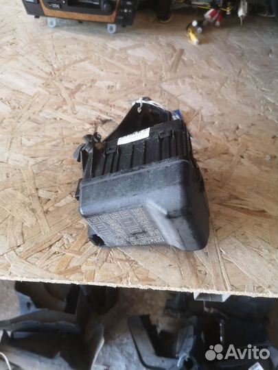 Блок предохранителей Toyota Passo sette M502E