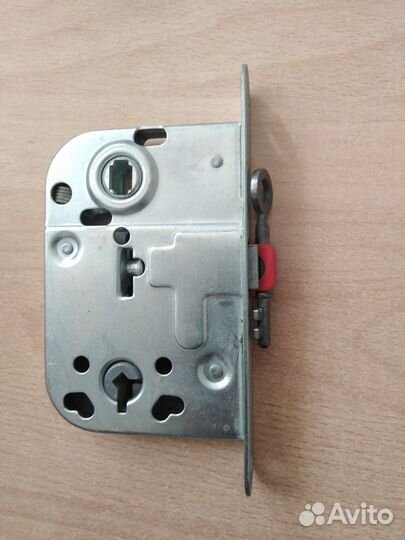 Врезной замок