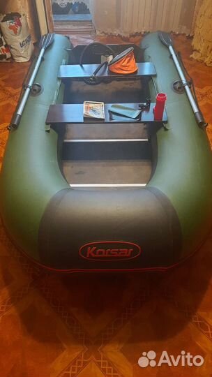 Лодка с мотором