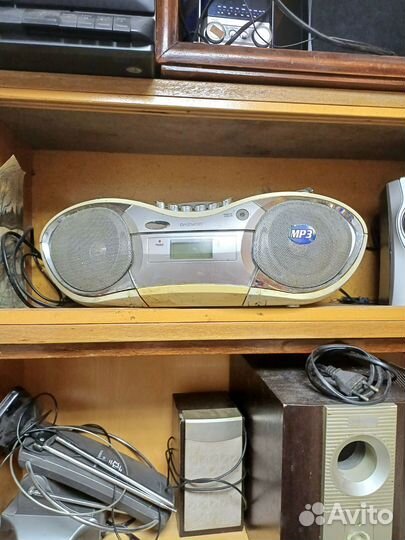 Магнитофон, радиоприемник, музыкальный центр