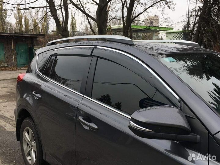 Toyota Rav4 Ветровики с хром вставками K3DZ5