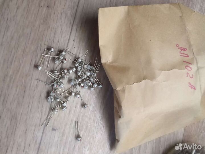 Диод кд 202д,светодиод ал 102 а