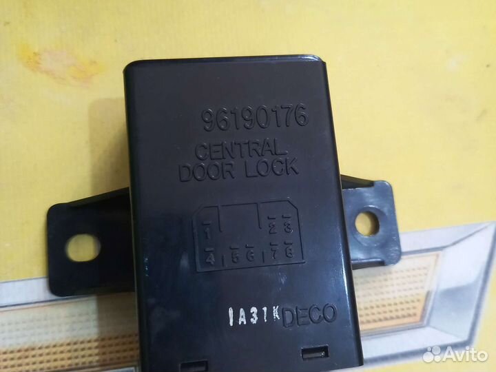 Блок управления центральным замком Шевроле Дэу