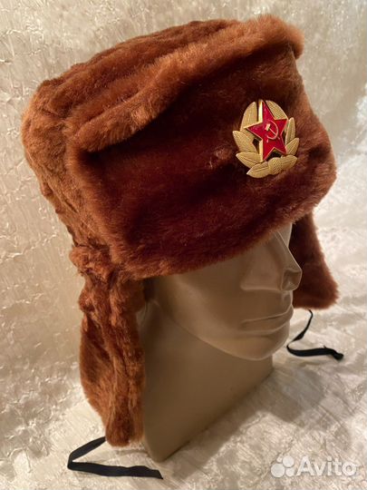 Шапка ушанка с кокардой СССР и РФ цветная