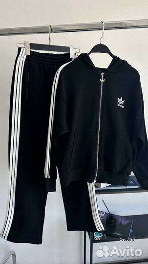 Спортивный костюм женский