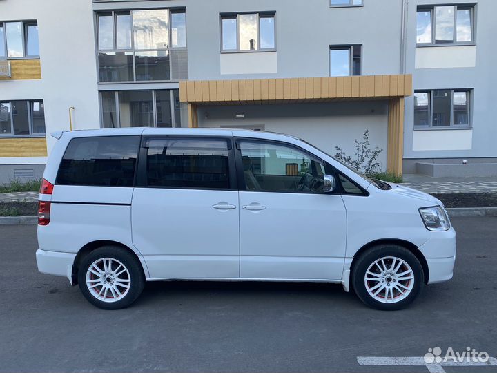 Toyota Noah 2.0 AT, 2002, 336 423 км