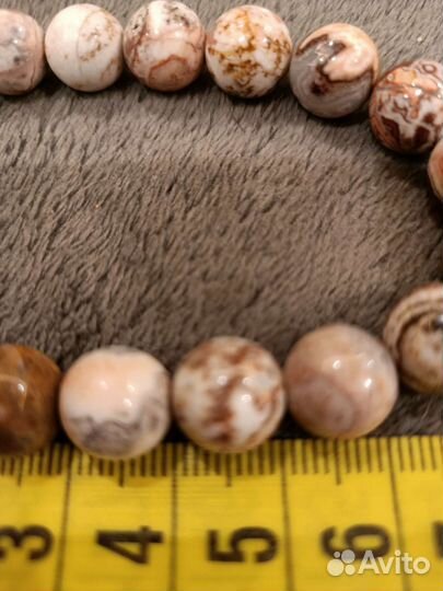 Браслет из натуральной яшмы с бусиной Дзи