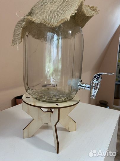 Банка с краном