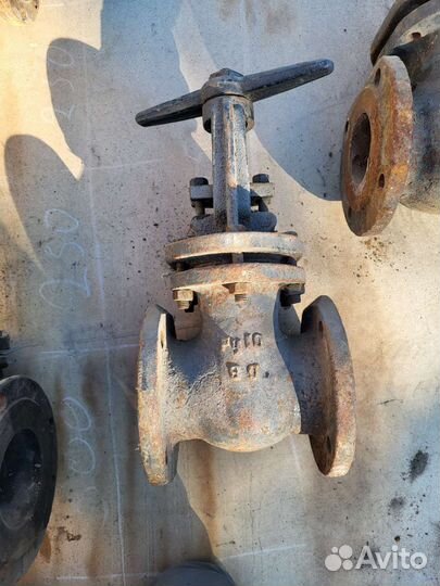 Задвижка чугунная