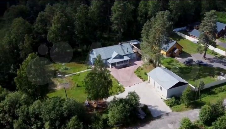 Дом 196 м² на участке 23 сот.