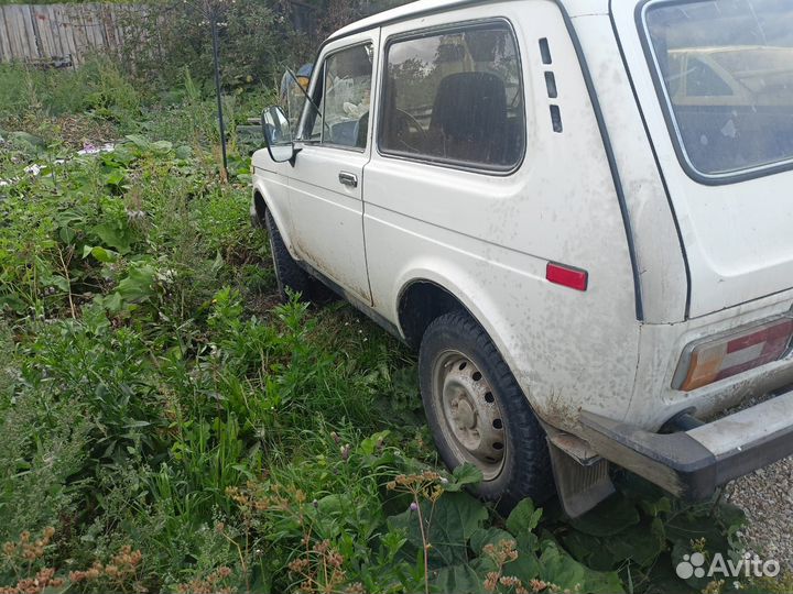 LADA 4x4 (Нива), 1990