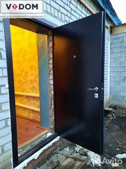 Дверь металлическая. Дверь входная