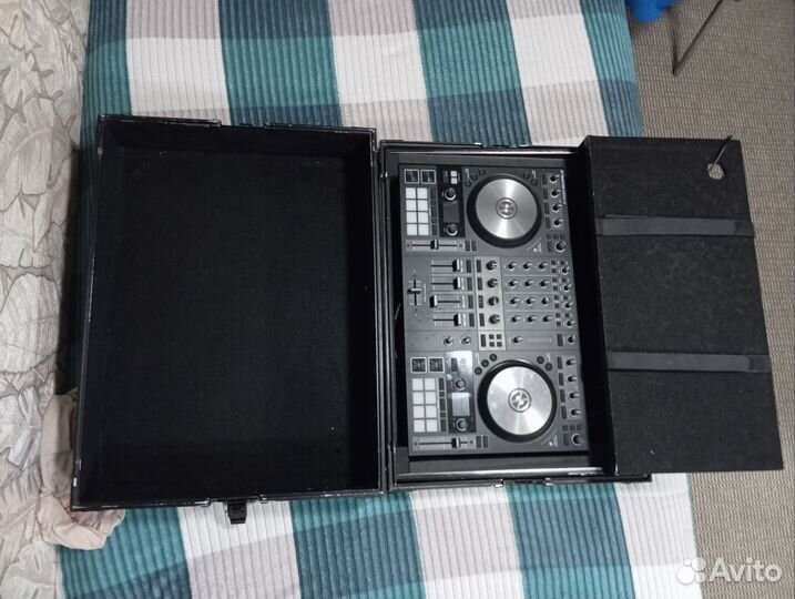 Dj контролер Traktor kontrol s4 mk3