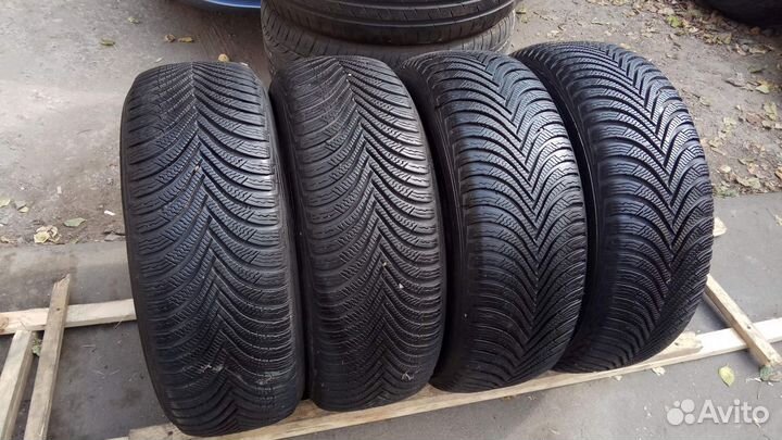 Michelin Alpin 5 215/55 R16 97H