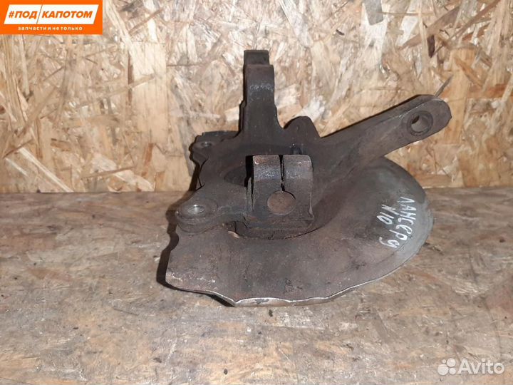 Кулак передний правый Mitsubishi Lancer 9