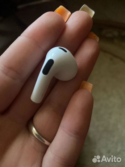 Продам наушники AirPods 3