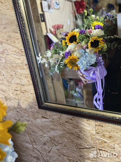 Эксклюзивные букеты шляпная коробка доставка