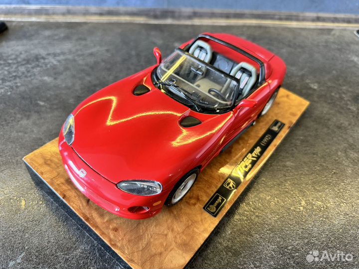 Dodge Viper 1:18 Burago