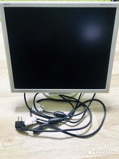 Монитор NEC MultiSync LCD 1970NX