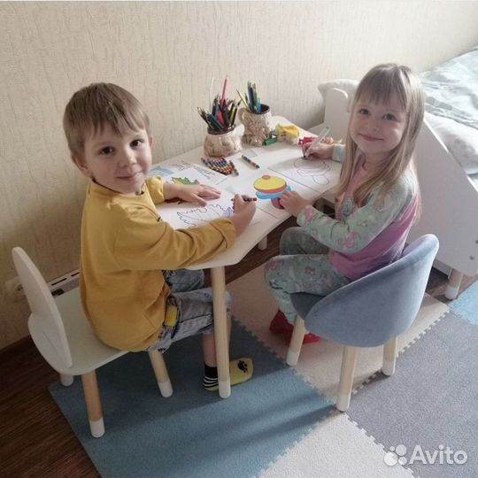 Детский стол и стул