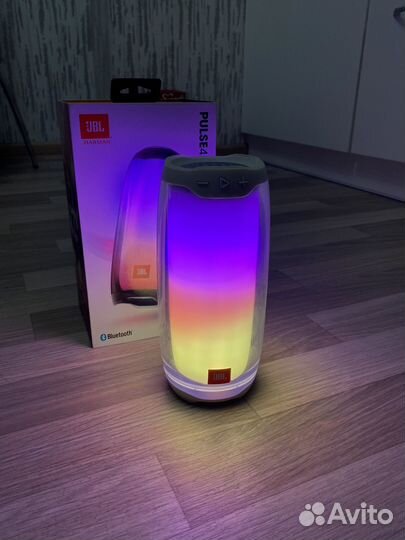 JBL pulse 4 белая