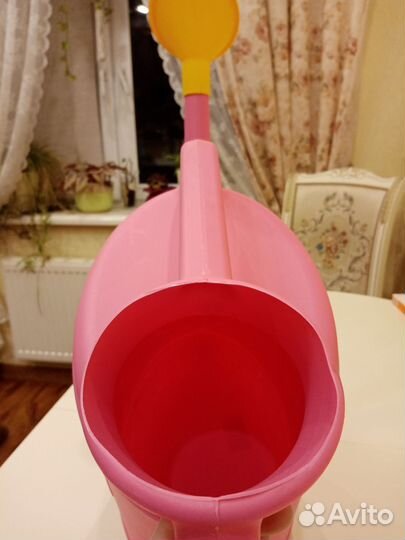 Лейка садовая розовая красивая 10 литров