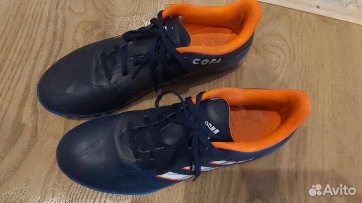 Бутсы сороконожки adidas размер 40-41