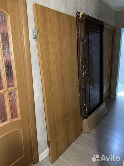 Дверь деревянная