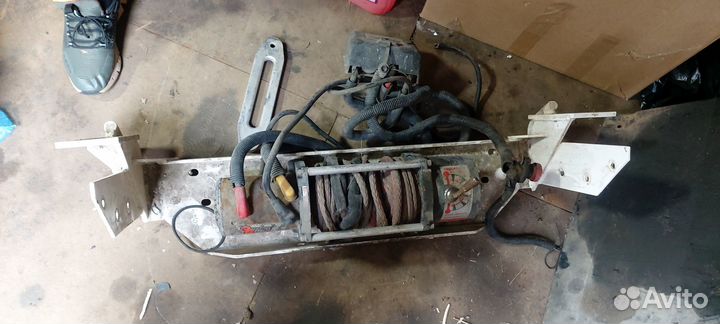 Лебедка электрическая автомобильная