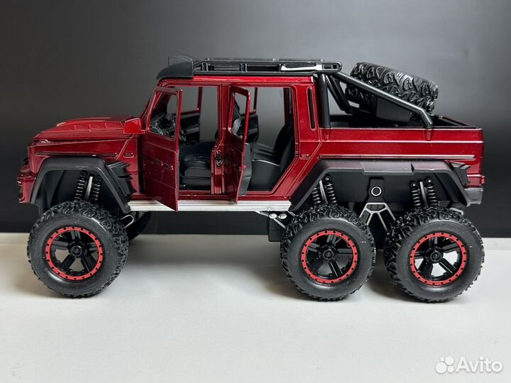 Машинка Mercedes brabus красная металлическая