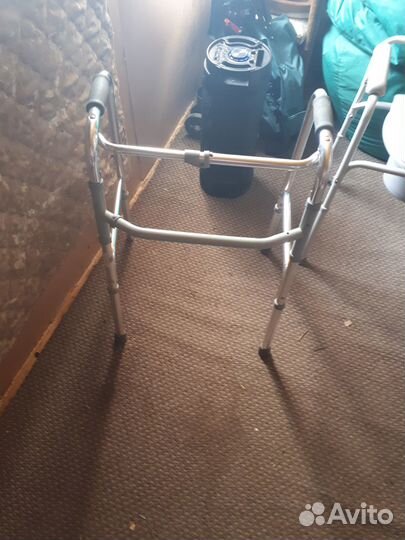 Ходунки для инвалидов