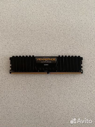 Оперативная память Corsair Vengeance LPX 16 гб