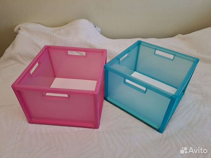 Пластиковые ящики б/у для игрушек