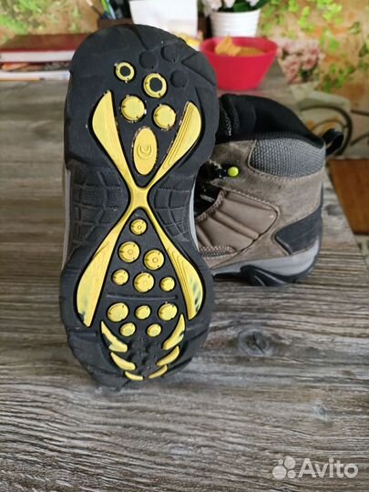 Зимние ботинки