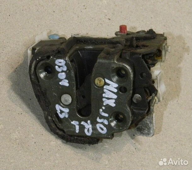 Замок двери задней левой Maxima J30