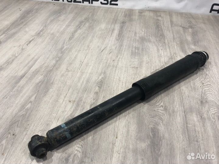 Амортизатор задний правый Toyota Corolla E150 2006