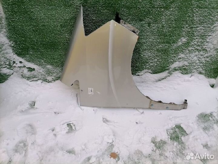 Крыло переднее правое Toyota Alphard ANH10 ANH15 M