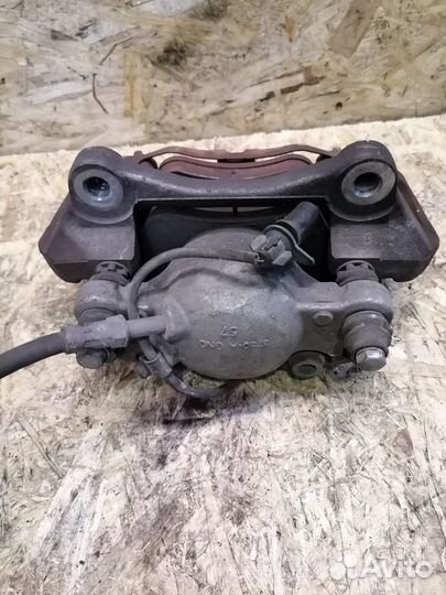 Тормозной суппорт передний левый Audi A4 B8