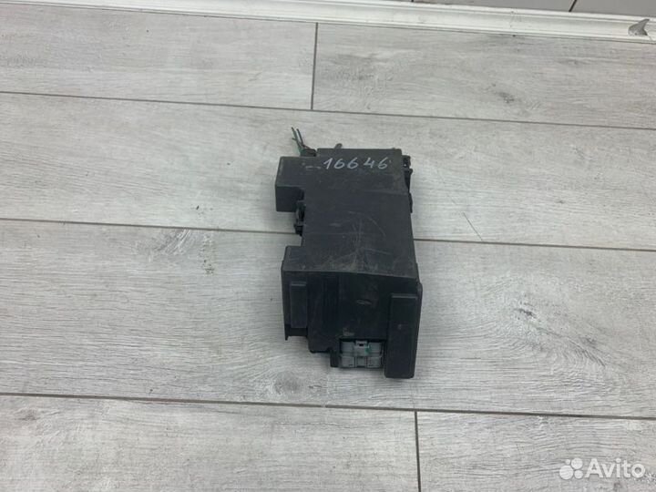 Другие эбу моторного отсека Peugeot 3008 хэтчбек