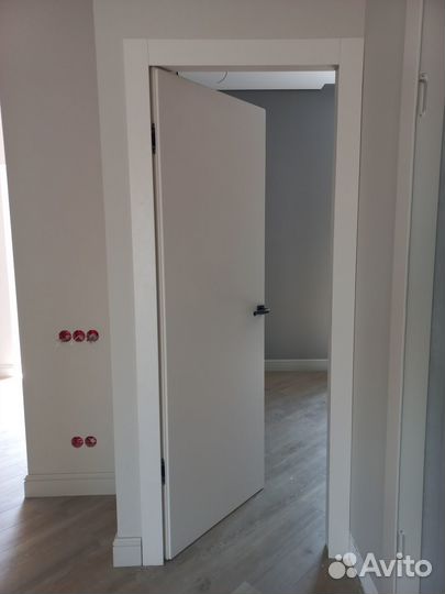 Межкомнатная дверь обратного открывания (от себя)