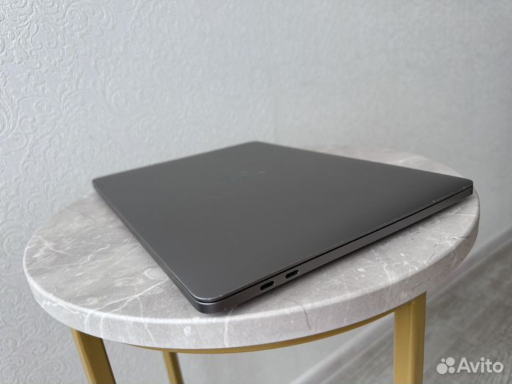 Маcbоok Pro 13 2018 i5/8/256