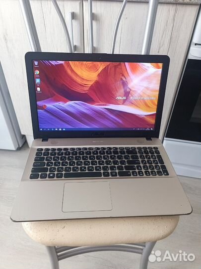 Ноутбук Asus FullHD / i3-6006U / 920MX / 8GB / 1TB