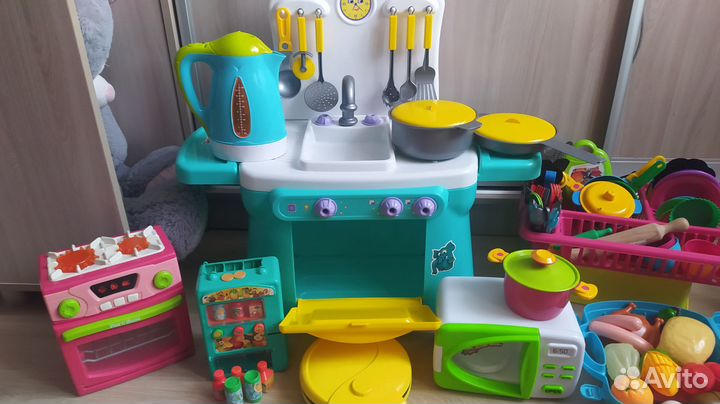 Продаётся Детская кухня - полный набор