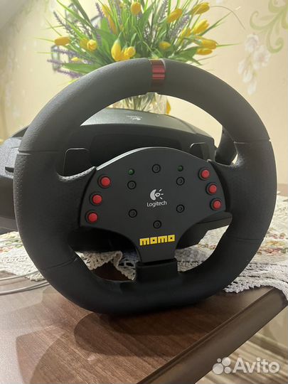 Игровой руль logitech momo racing