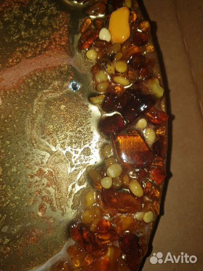 Часы из эпоксидной смолы с янтарём