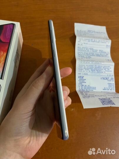 Samsung Galaxy A50, 4/64 ГБ