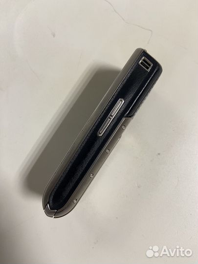 Vertu Ascent Black Leather