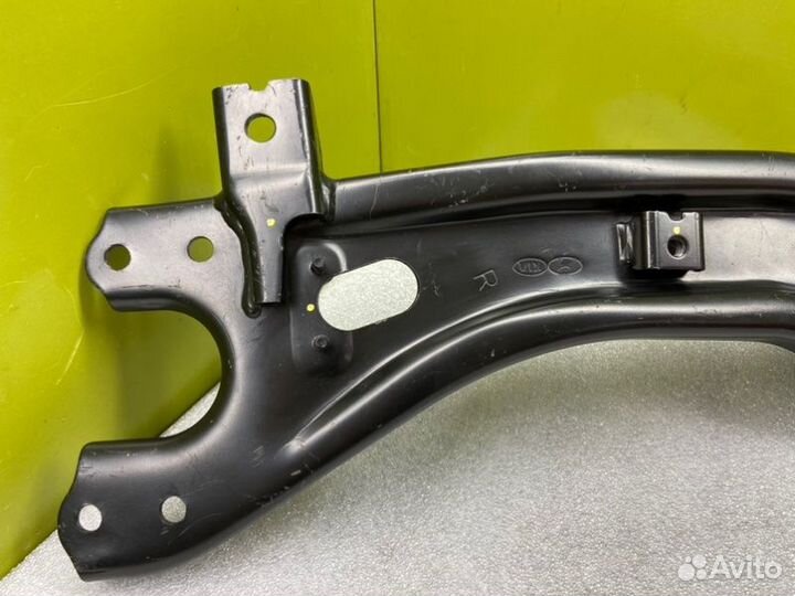 Рычаг задний правый Kia Sorento 2 XM D4HB 2.2 2018