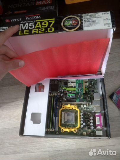 Материнская плата с процессором