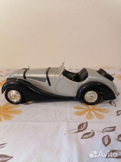 Модель автомобиля BMW 328.Масштаб 1:16